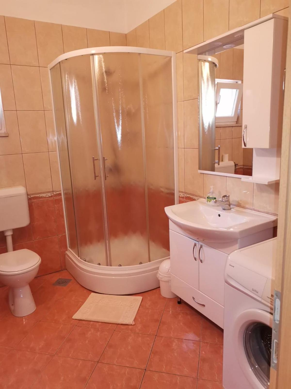 Apartmani Ljubo Primosten Luaran gambar